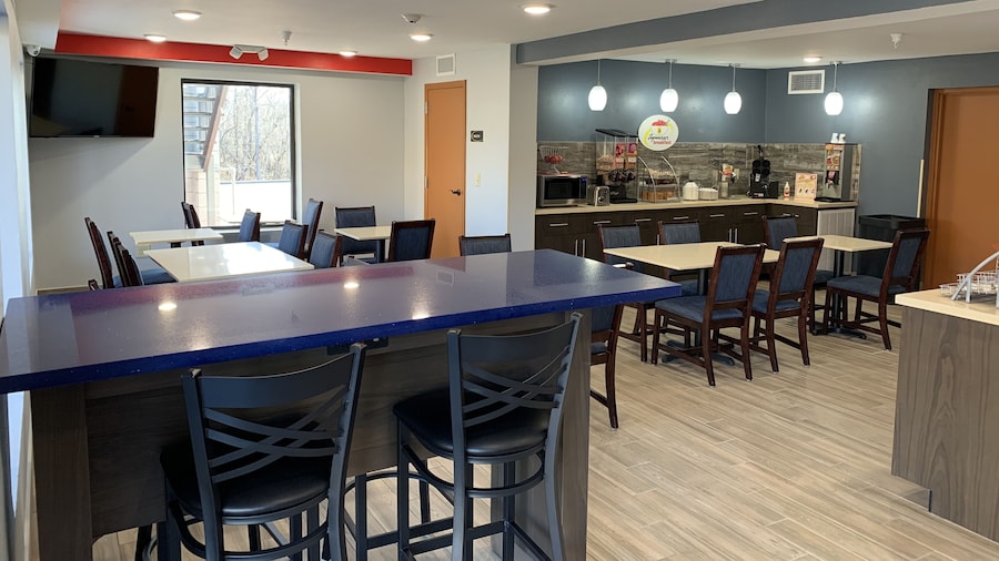 Super 8 by Wyndham Cookeville