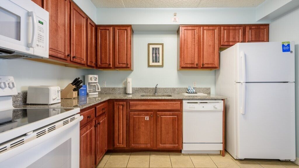 Elegant Club Wyndham Skyline Tower, 1 Bedroom Deluxe Suite sleeps Four, Enjoy New Jersey's Fascinating Attractions