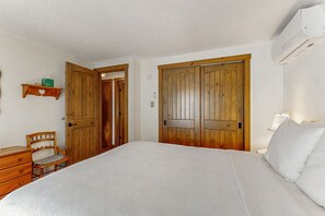 4 dormitorios, tabla de planchar con plancha, Internet y ropa de cama