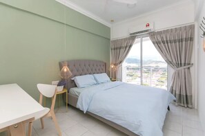 Free WiFi - Eastern Court 22 by Sanguine (George Town)