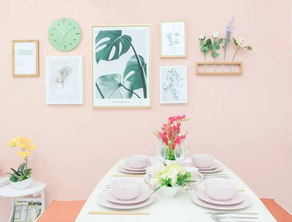 3 Bedroom Apartment | In-room dining