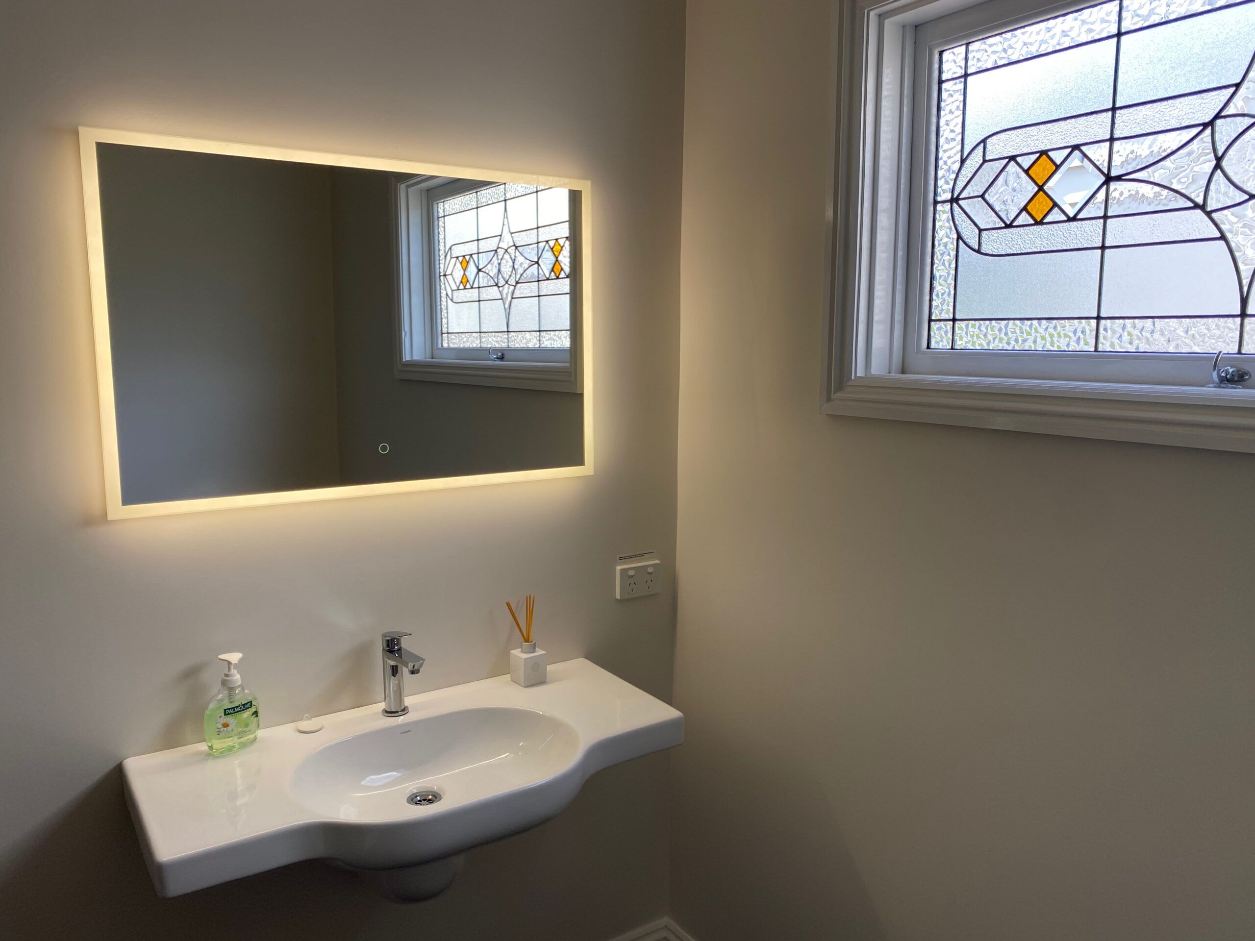 Suihkun ja ammeen yhdistelmä, pyyhkeet