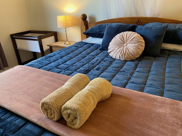 1 bedroom, travel cot, WiFi, bed sheets