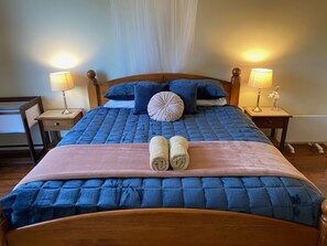 1 bedroom, travel cot, WiFi, bed sheets