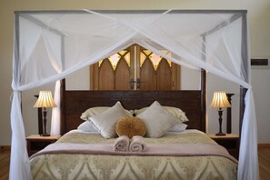 10 bedrooms, desk, iron/ironing board, travel cot