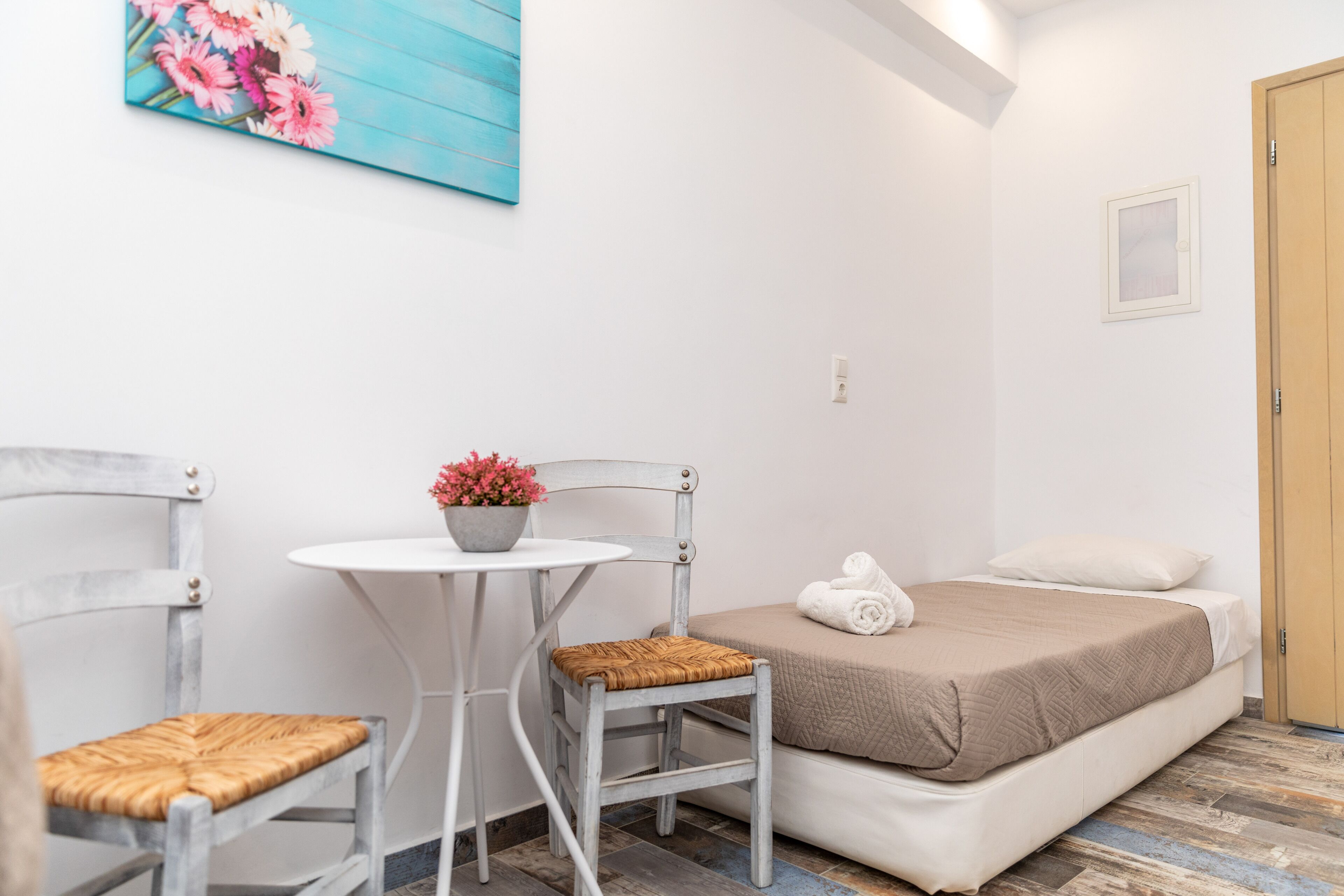 Deluxe Triple Room | Individually decorated, individually furnished, desk, soundproofing