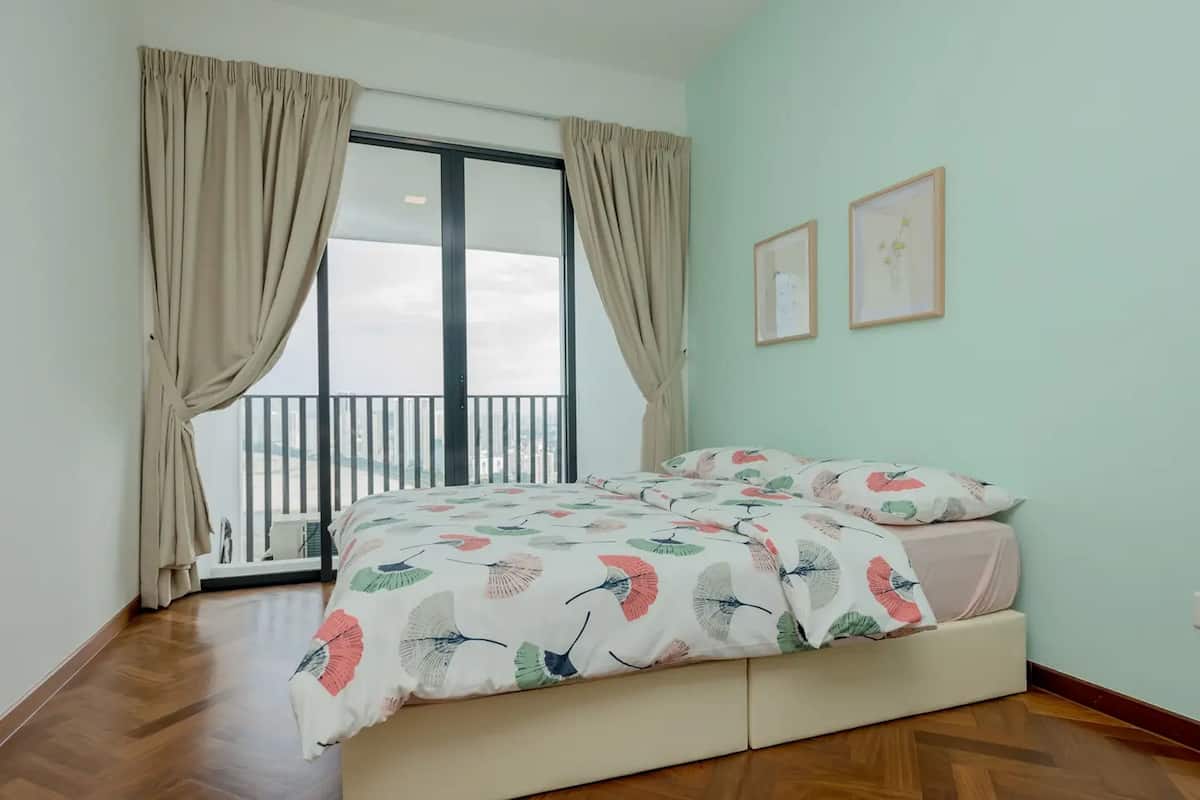 3 slaapkamers, een bureau, geluiddichte muren, gratis wifi