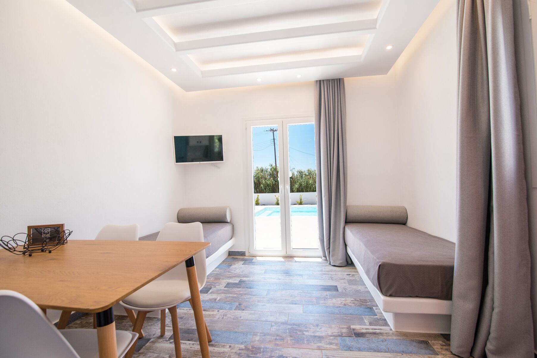 Villa Deluxe - privat pool | Vardagsrum | Platt-tv