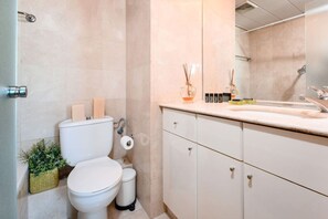 シャワー付き浴槽、ヘアドライヤー