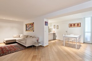 Apartment, 2 Bedrooms, Non Smoking | Living area | Flat-screen TV