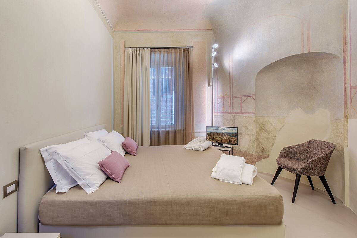 Luxe kamer, 1 twee- of 2 eenpersoonsbedden | Luxe beddengoed, bedden met traagschuimmatrassen, geluiddichte muren