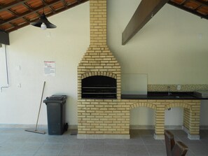 Apartment (2 Bedrooms) | Private kitchen | Stovetop, cookware/dishes/utensils - Gohouse - Pontoes 703 (Rio de Janeiro)