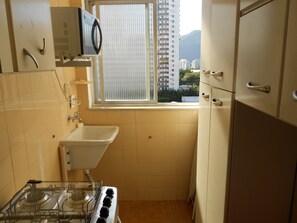 Departamento (2 Bedrooms) | Cocina privada | Parrilla de estufa y utensilios de cocina 