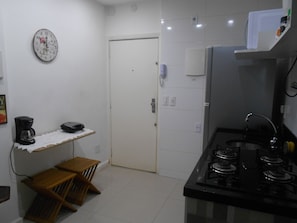 Appartement (1 Bedroom) | Cuisine privée | Réfrigérateur, micro-ondes, plaque de cuisson