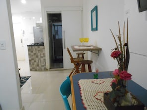 Apartamento (1 Bedroom) | Cozinha privada | Geladeira, micro-ondas, cooktop