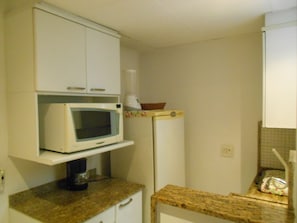 Apartment (1 Bedroom) | Private kitchen | Fridge, microwave, stovetop, blender - Gohouse - South Beach 710 (Rio de Janeiro)
