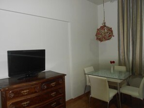Apartment (1 Bedroom) | Eigene Küche | Herdplatte