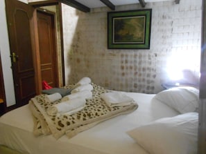 Apartment (1 Bedroom)