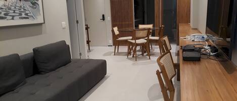 LĂ€genhet (2 Bedrooms) | Vardagsrum | Tv