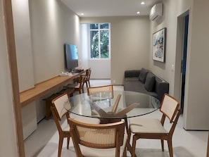 Apartment (2 Bedrooms) | Living room