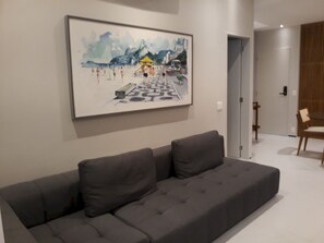 Appartement (2 Bedrooms) | Salle de séjour | Téléviseur