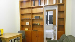 Apartment (1 Bedroom) | Ruang tamu