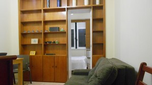 Apartment (1 Bedroom) | Ruang tamu