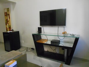 Apartamento (2 Bedrooms) | Sala de estar | TV