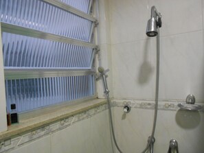 Apartment (2 Bedrooms) | Badezimmer