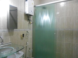 Fridge, microwave, stovetop, blender