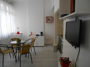 Apartment (1 Bedroom) | Living room - Gohouse - Figueiredo 604 (Rio de Janeiro)
