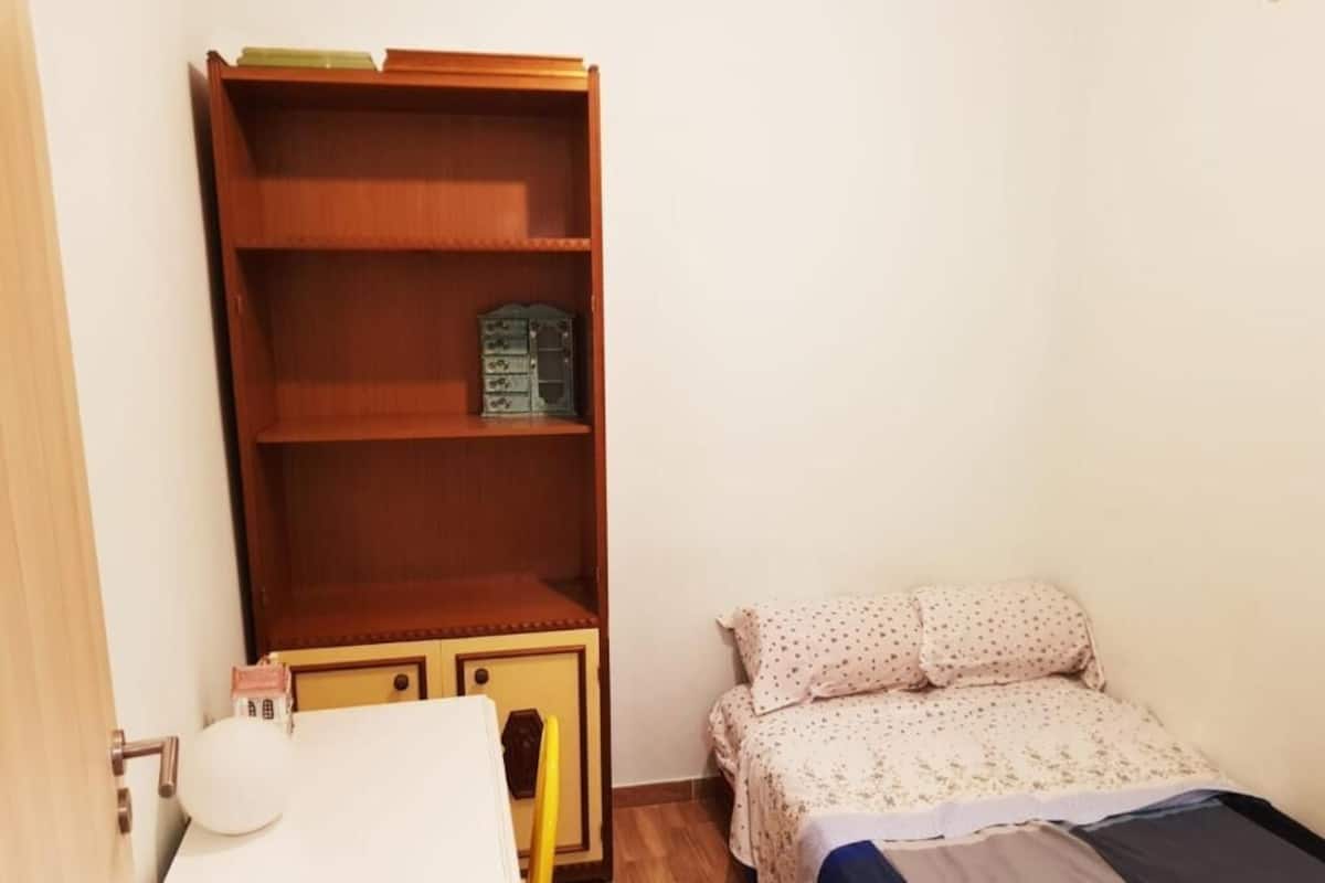 Kamar Basic | 1 kamar tidur dan didekorasi berbeda-beda