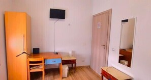 Individually decorated, individually furnished, desk, iron/ironing board - Cozy Rooms Rome (Rome)