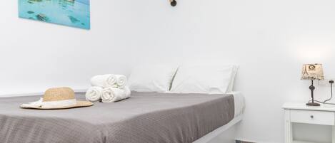 1 bedroom, in-room safe, iron/ironing board, travel cot