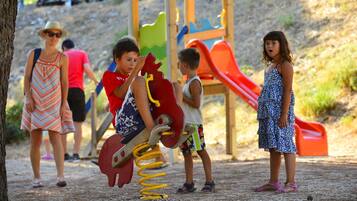 Children’s play area – outdoor