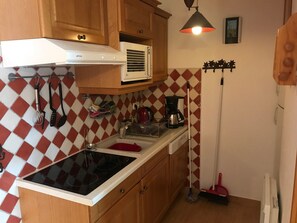 Kühlschrank, Mikrowelle, Geschirrspüler