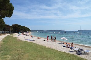 Beach nearby, scuba diving, windsurfing - Happy Camp mobile homes in Centro Vacanze Bi Village (Valbandon)