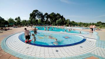 Seasonal outdoor pool, sun loungers