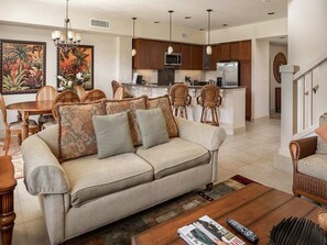 Living area - 2-Level Townhouse w/Incredible Fairway Views! 2 Lanais, WiFi, AC, Laundry, TVs–Hali’i Kai 5G (WAIKOLOA)
