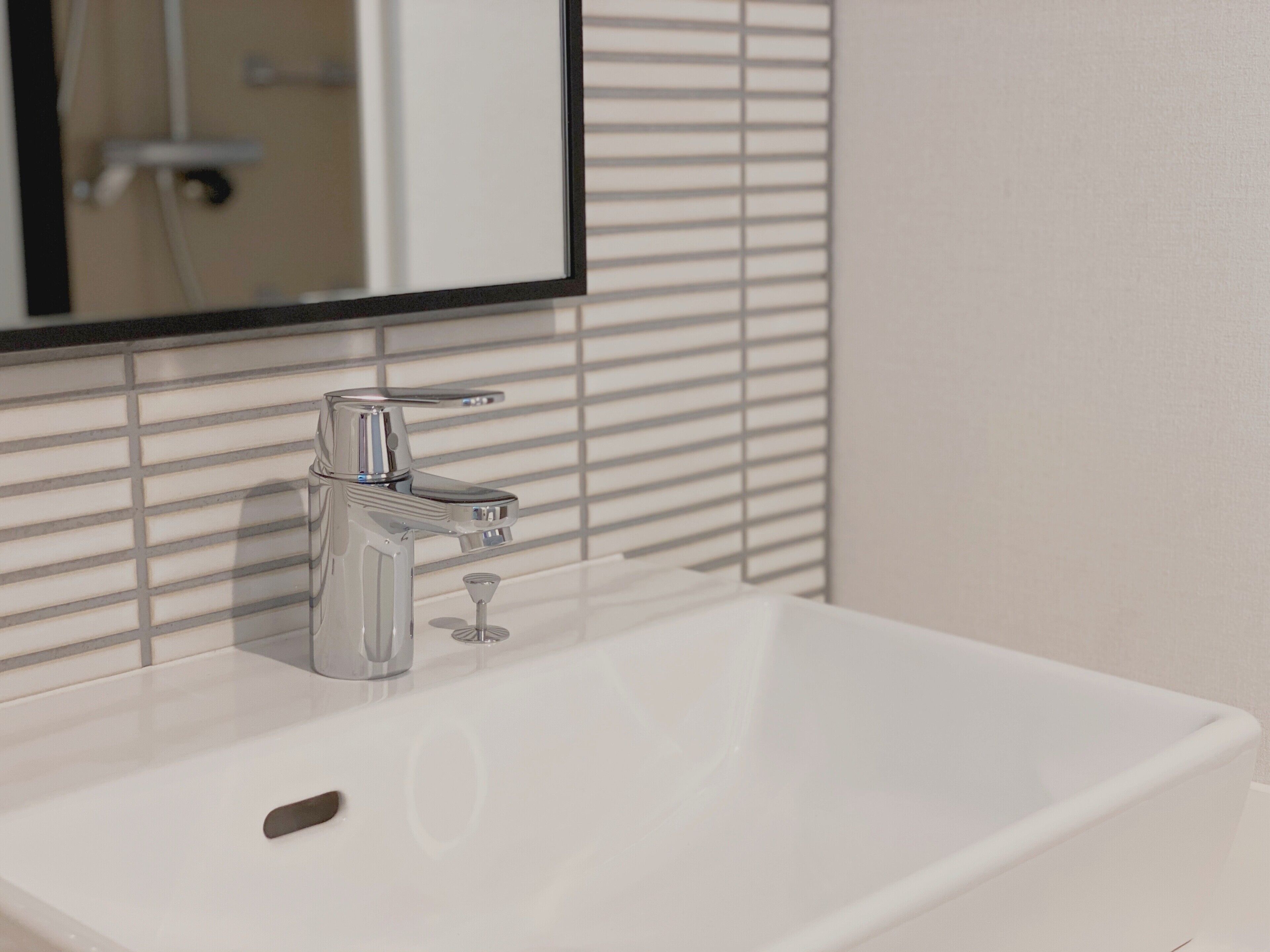 shower, free toiletries, hair dryer, slippers