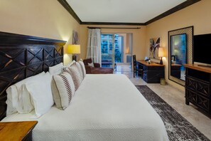 2 bedrooms, in-room safe, desk, iron/ironing board