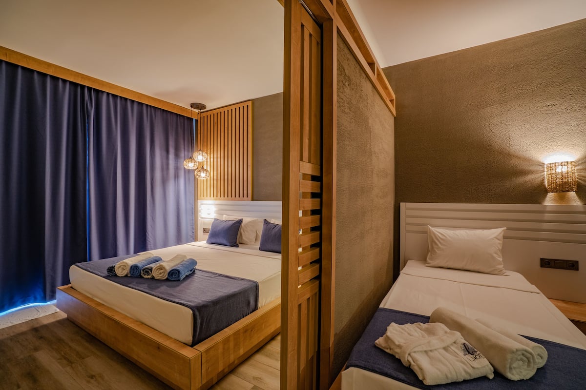 Minibar, in-room safe, soundproofing, iron/ironing board