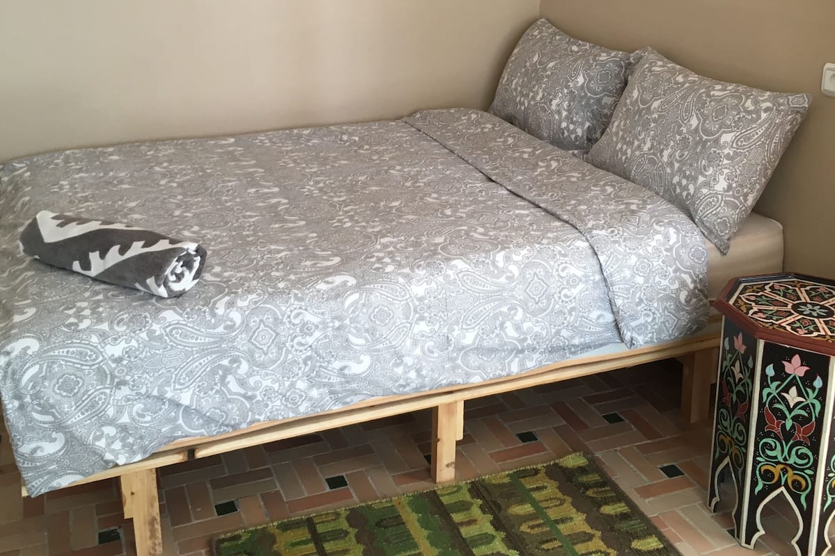 Chambre triple | Accès au Wi-Fi (inclus), literie fournie
