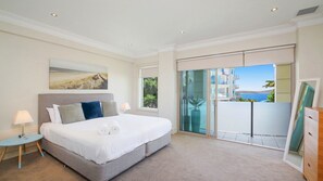 3 bedrooms, iron/ironing board, Internet, bed sheets
