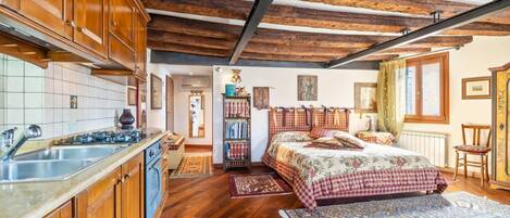 Strykejern/-brett, wi-fi og sengetøy