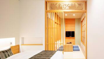 Superior Twin Room (with Japanese Style Room) | Individually decorated, desk, free WiFi, bed sheets