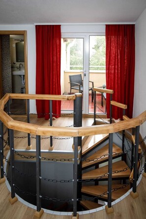 Staircase - Prenocite Kastel (Knin)