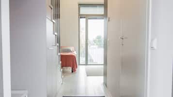 Studio | Silitysrauta/-lauta, ilmainen Wi-Fi, vuodevaatteet