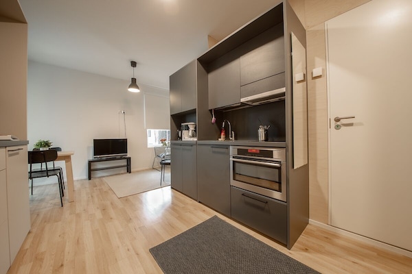 Studio | Cuisine privée | Réfrigérateur, micro-ondes, four, plaque de cuisson