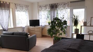 Apartment (1-Zi-Appartment EG) | Living area | Smart TV